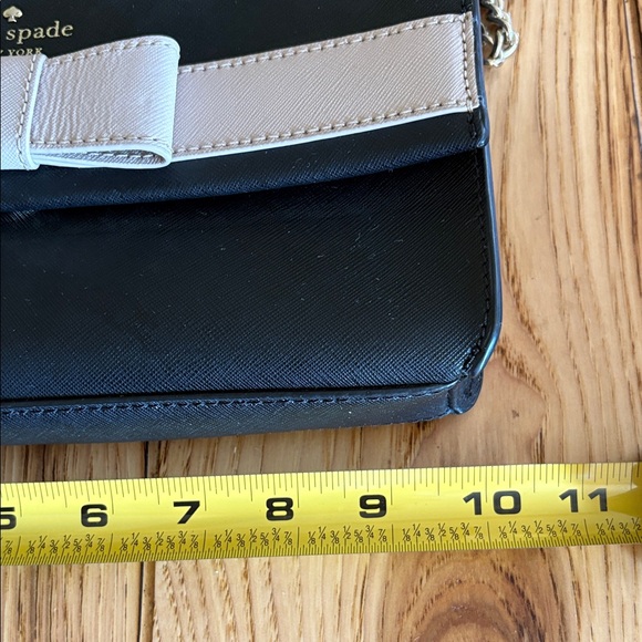 Kate Spade Black and Cream Shoulder Bag with Bow - Picture 7 of 9